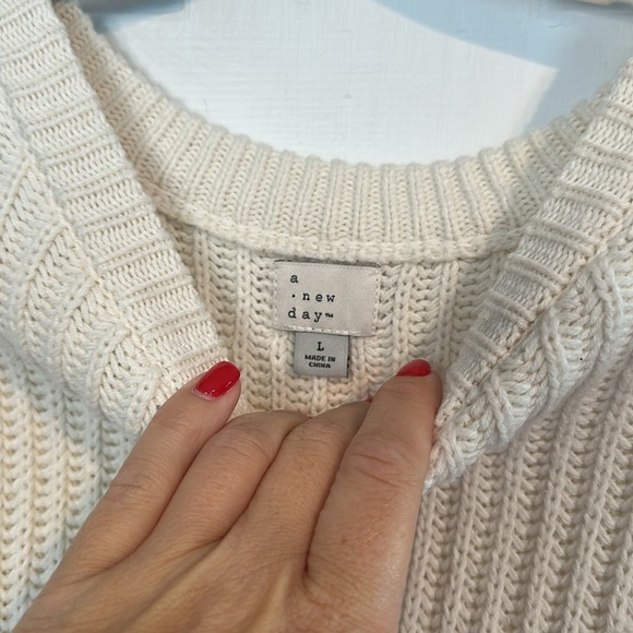 A new day large cream sweater - Picture 4 of 4